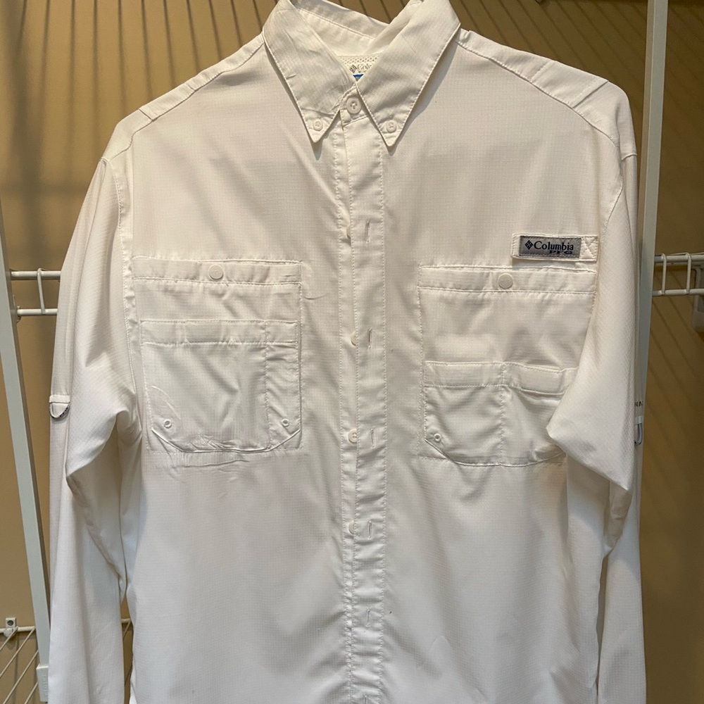 - Mens Columbia shirt